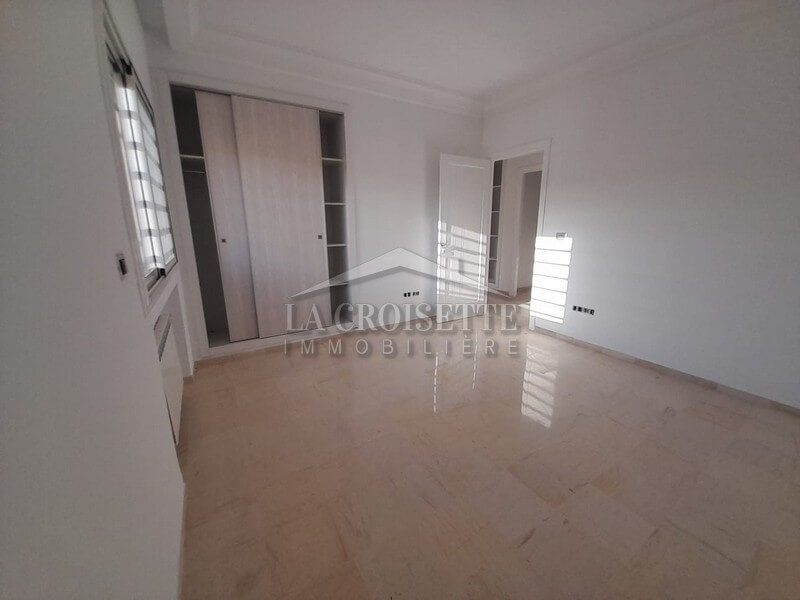 Appartement S+3 à La Soukra 