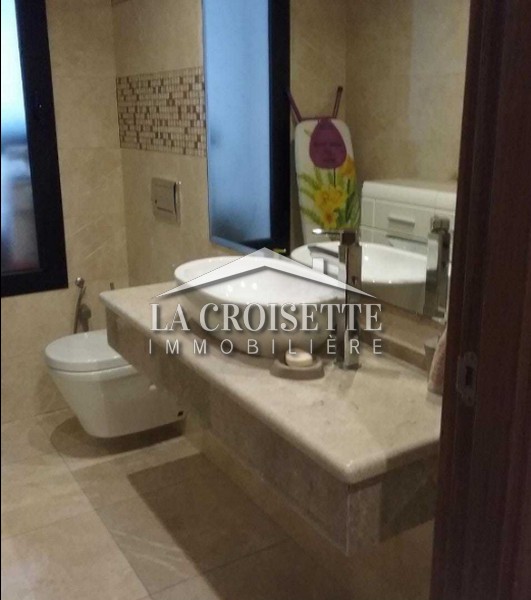 Un bel appartement s+4 meublé à la Soukra