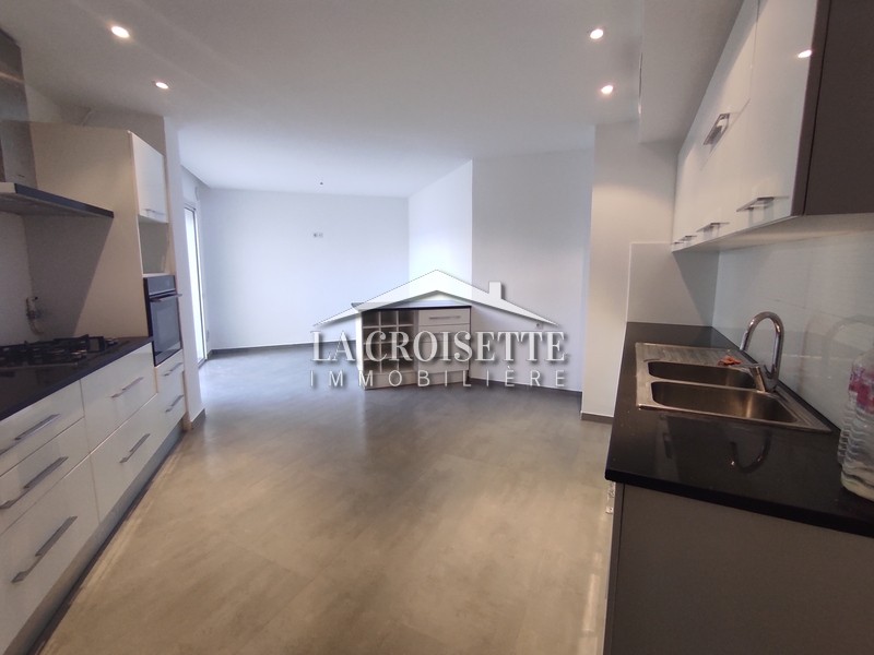 Appartement S+4 avec chambre de service aux Berges du Lac 2