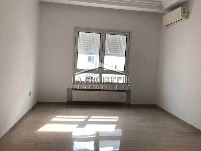 Appartement s+3 à la Soukra 