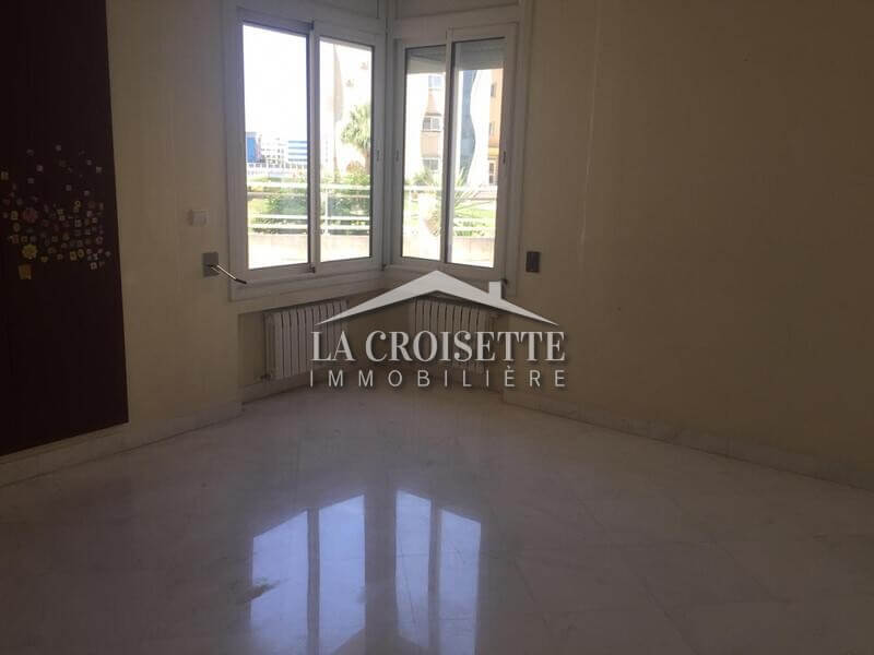  Appartement S+4 vue sur lac avec jardin aux Berges du Lac 1