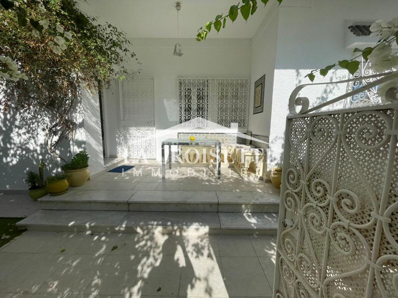 Appartement meublé S+2 avec terrasse vue sur mer à La Marsa