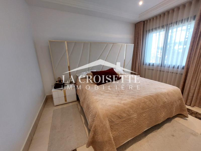 Appartement meublé S+4 avec piscine à La Soukra