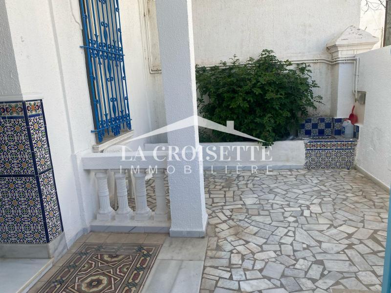 Rez-de-chaussée de villa avec terrasse S+3 semi-meublé à La Marsa