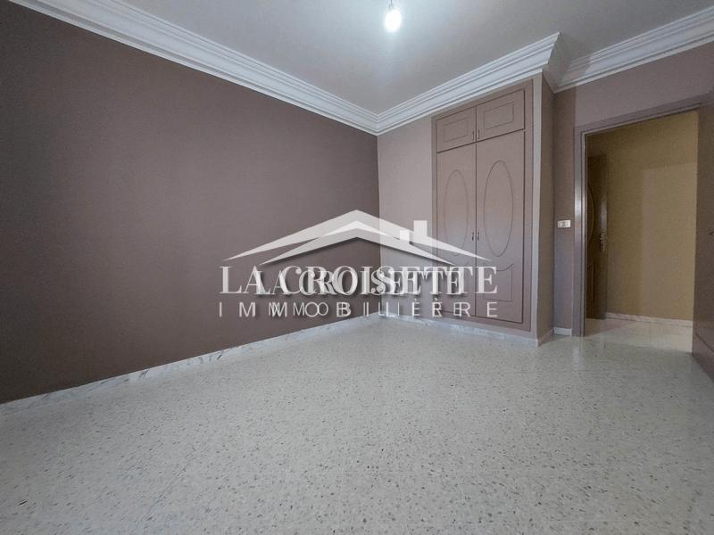 Appartement S+4 avec terrasse à Ain Zaghouan El wahat
