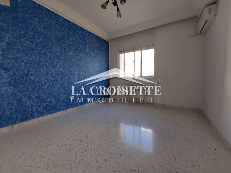 Appartement S+4 avec terrasse à Ain Zaghouan El wahat