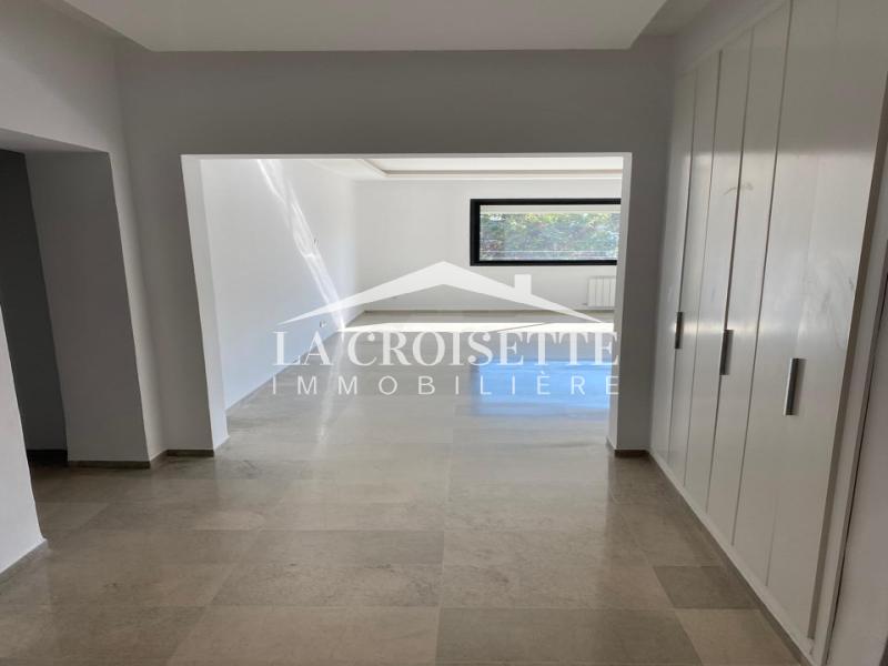 Appartement S+4 à La Marsa