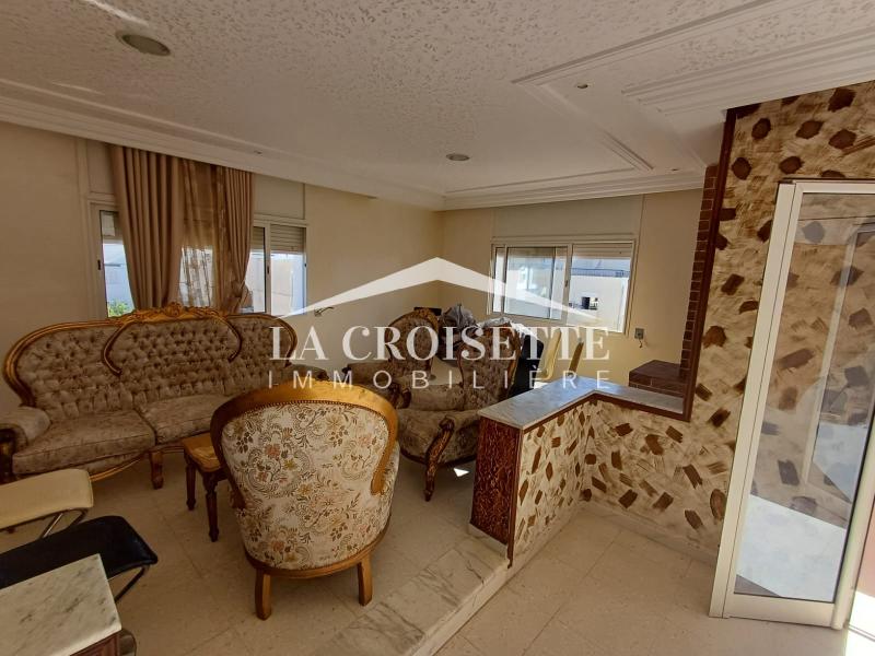 Etage de villa S+4 à La Marsa