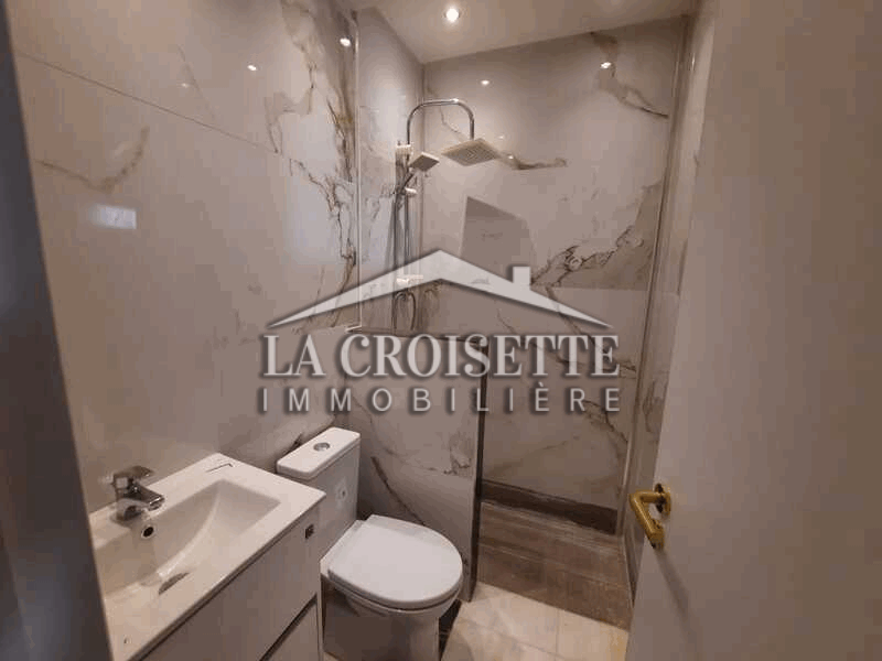 Appartement S+4 avec jardin et piscine à La Soukra 