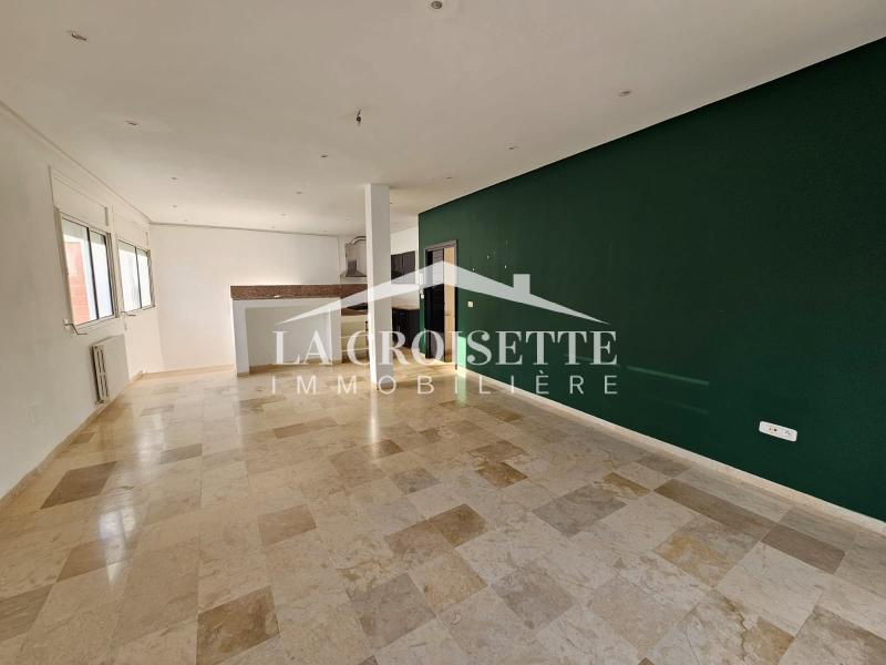 Étage de villa S+2 avec terrasse à La Marsa