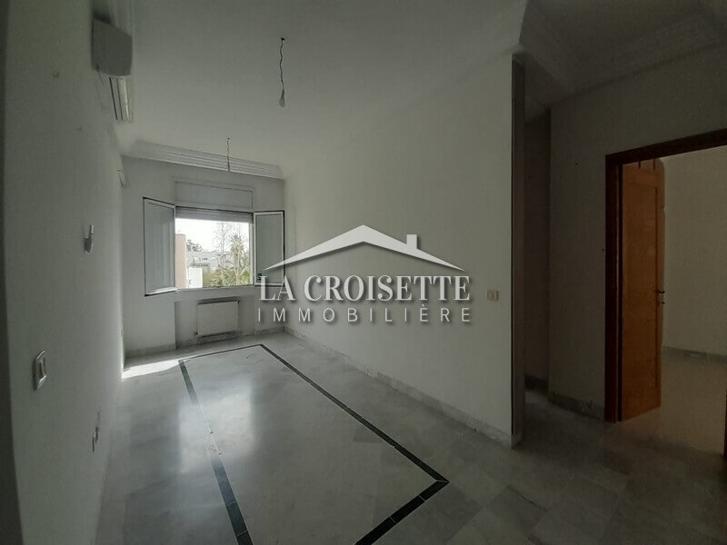 Appartement S+3 à La Soukra