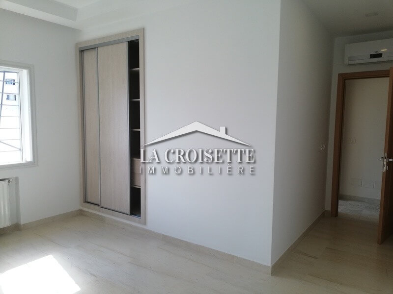 Un appartement S+3 avec jardin à La Soukra