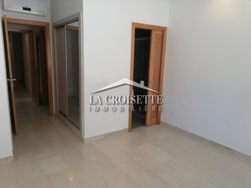 Un appartement S+3 avec jardin à La Soukra