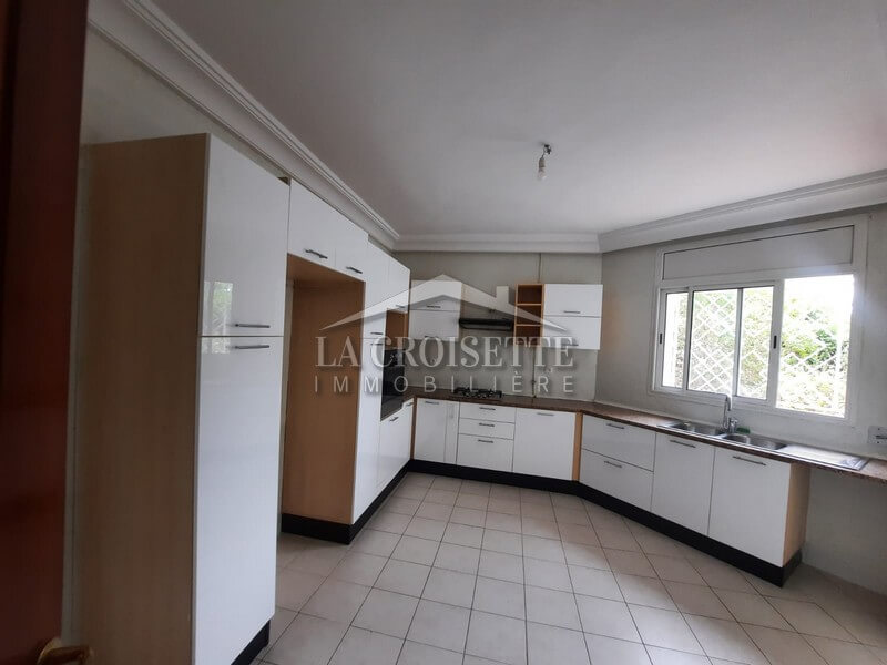 Appartement S+4 avec un grand Jardin à Ain Zaghouan Nord