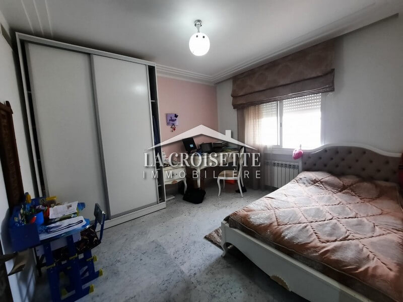 Appartement S+4 avec chambre de service à Ain Zaghouan Nord