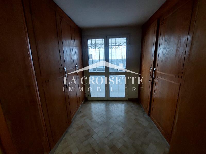 Appartement S+3 avec terrasse à La Marsa
