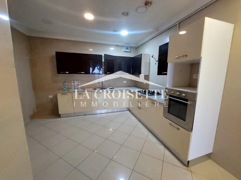 Appartement S+3 avec terrasse à La Marsa