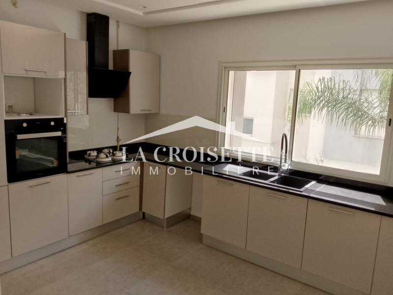 Appartement S+3 à La Soukra