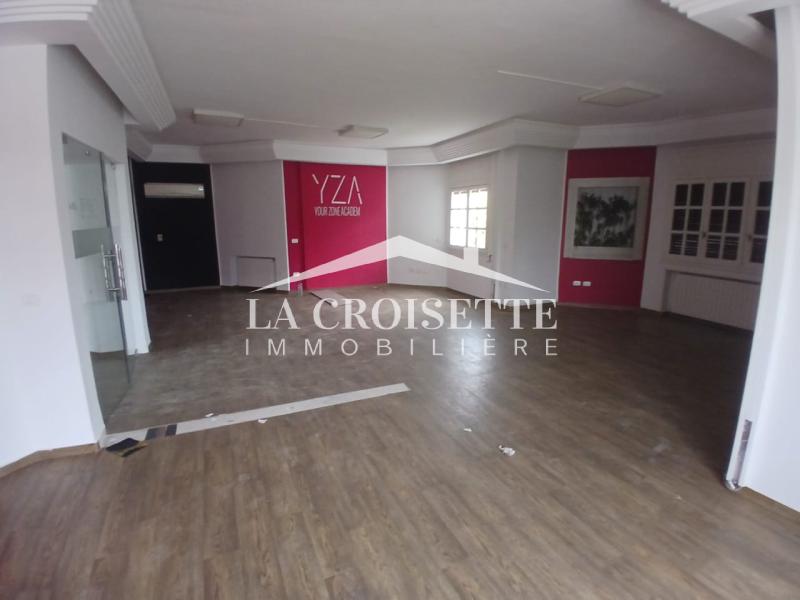 Vila S+9 pour un usage bureautique au Lac 1
