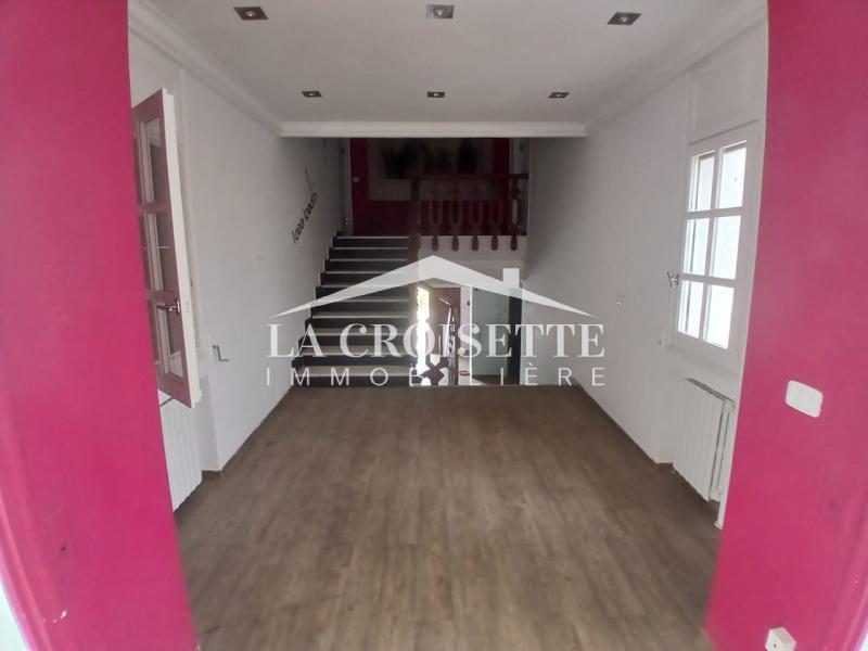 Vila S+9 pour un usage bureautique au Lac 1