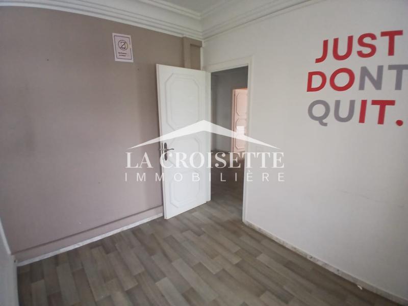 Vila S+9 pour un usage bureautique au Lac 1