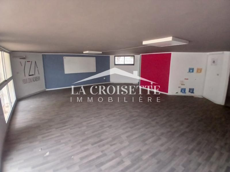 Vila S+9 pour un usage bureautique au Lac 1