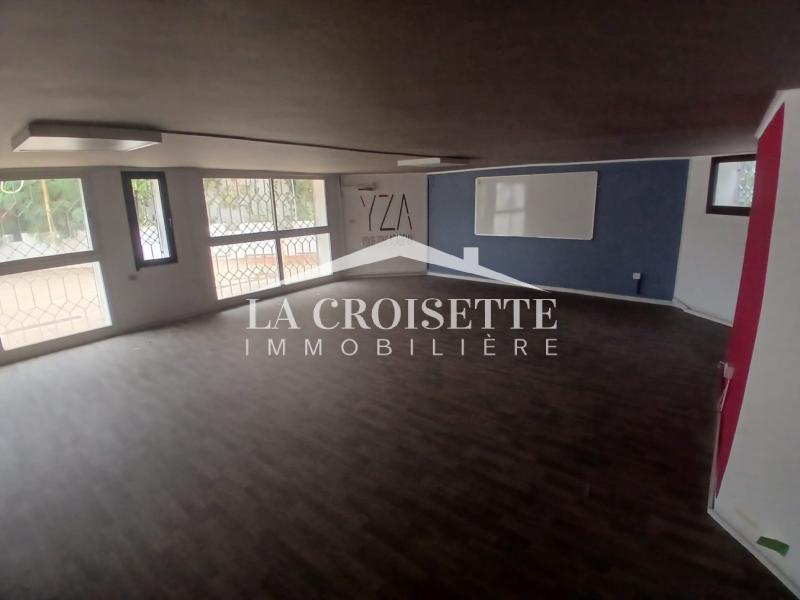 Vila S+9 pour un usage bureautique au Lac 1