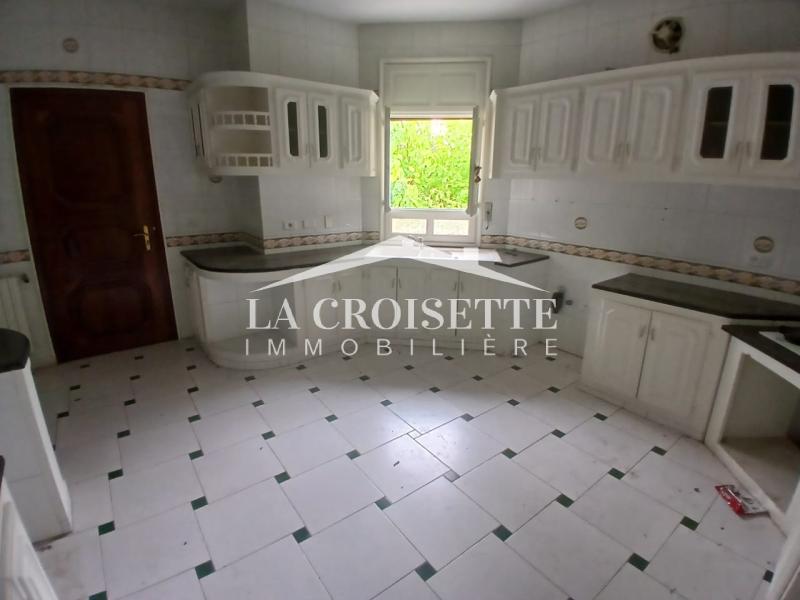 Vila S+9 pour un usage bureautique au Lac 1