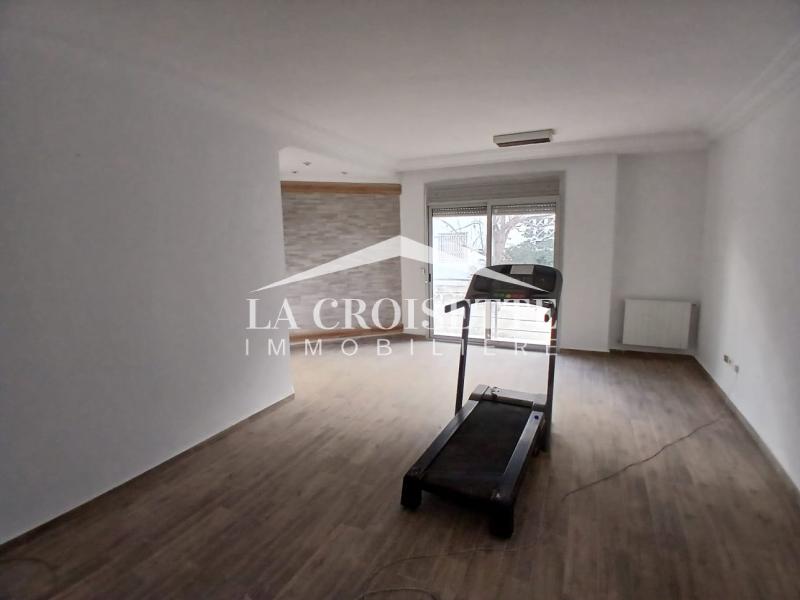 Bureau H+4 aux Berges du Lac 1