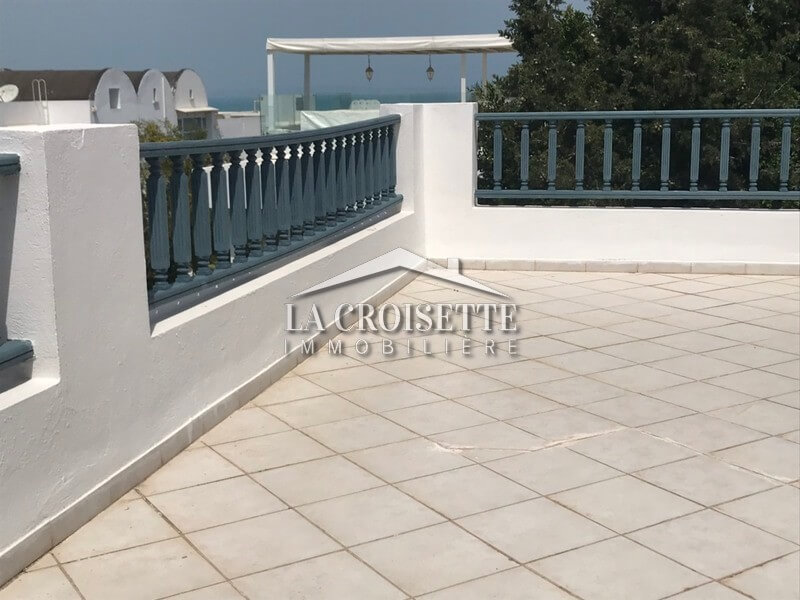 Duplex meublé S+3 vue sur mer et avec jardin à Gammarth 
