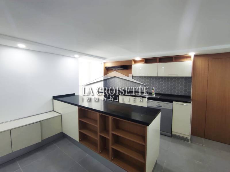 Duplex S+3 avec jardin et piscine à La Marsa 