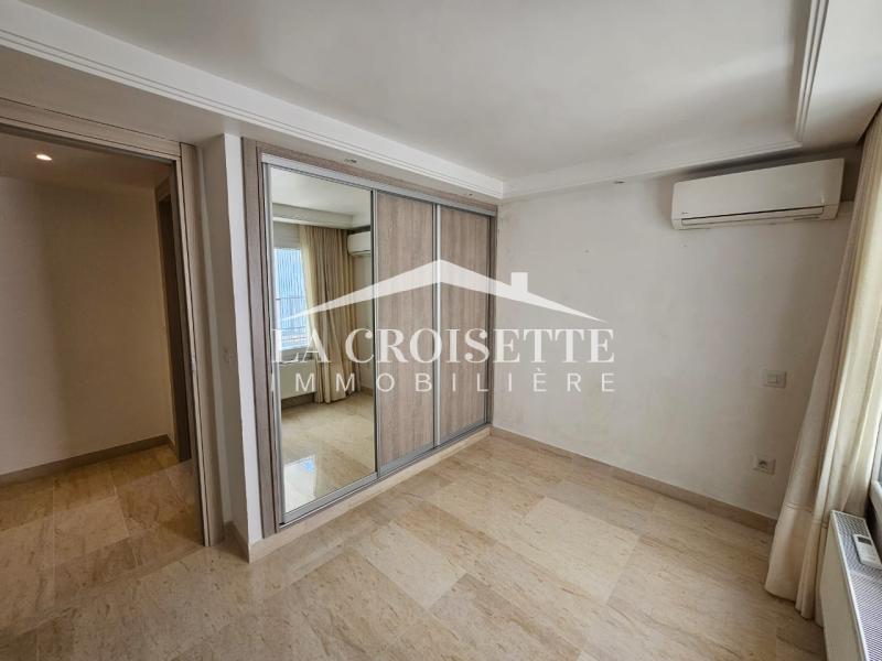 Duplex meublé S+3 avec jardin à La Marsa 