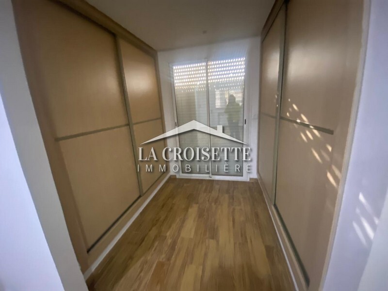 Duplex S+4 avec piscine à La Soukra