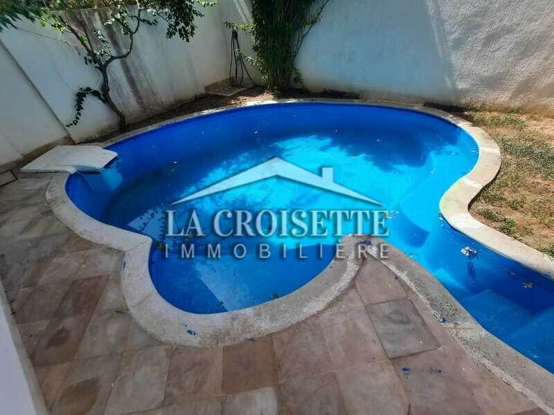 Villa S+4 avec piscine à Gammarth