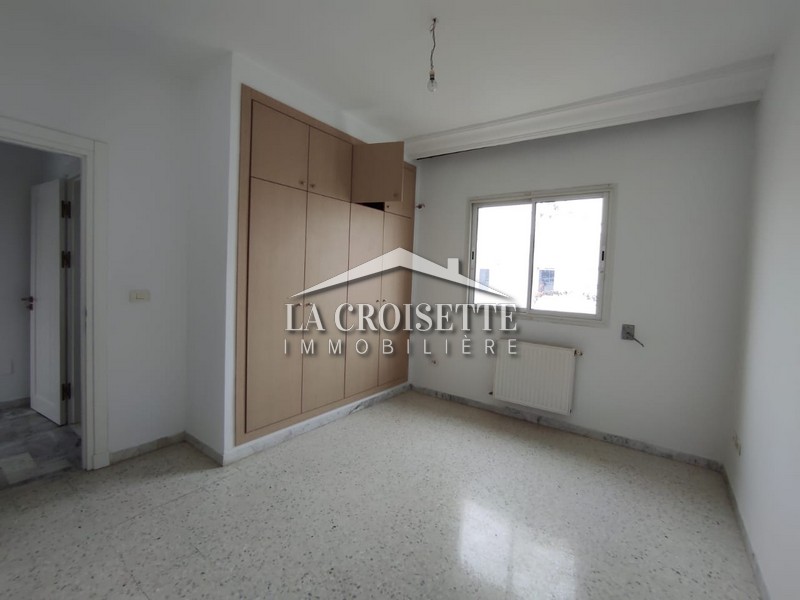 Duplex S+4 avec jardin à La Marsa 
