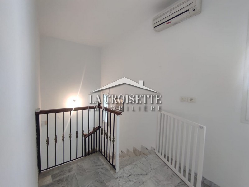 Duplex S+4 avec jardin à La Marsa 