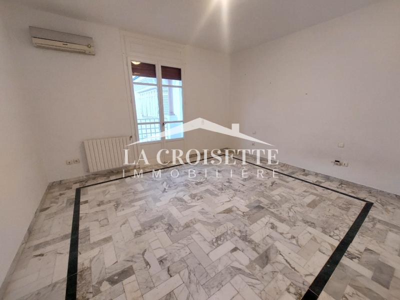Triplex S+4 à La Marsa