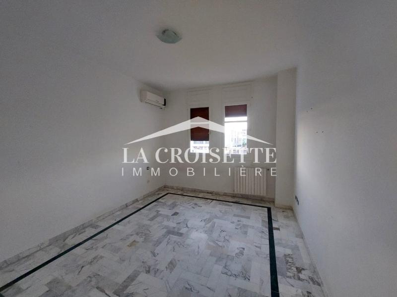Triplex S+4 à La Marsa