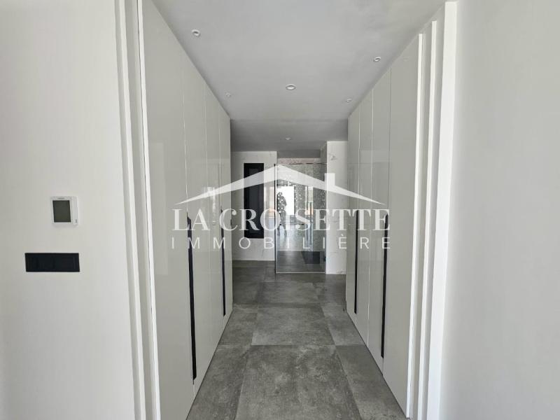 Triplex S+5 avec piscine à Gammarth