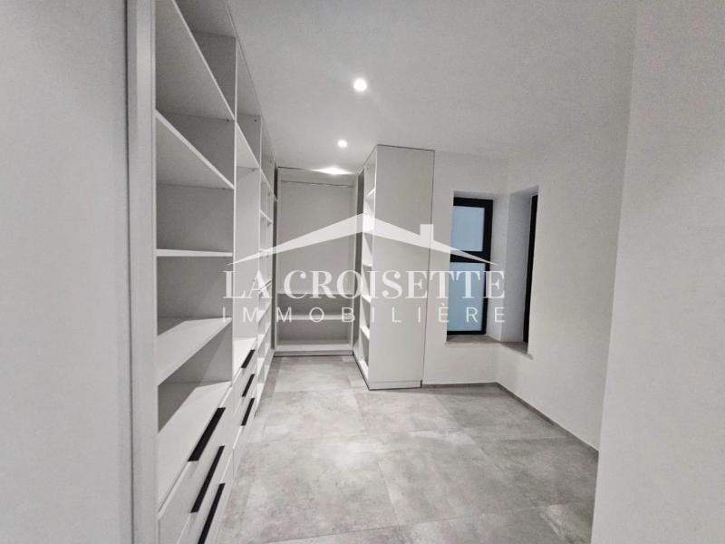 Triplex S+5 avec piscine à Gammarth