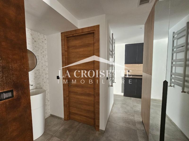 Triplex S+5 avec piscine à Gammarth