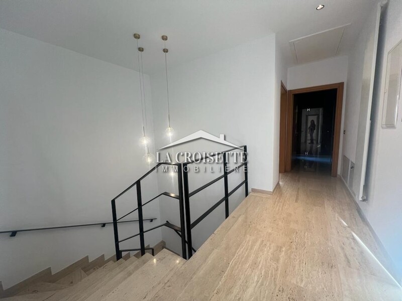 Duplex S+4 avec jardin à La Marsa