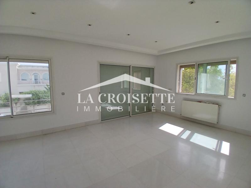 Duplex S+4 avec Jardin et piscine aux Berges du Lac 1