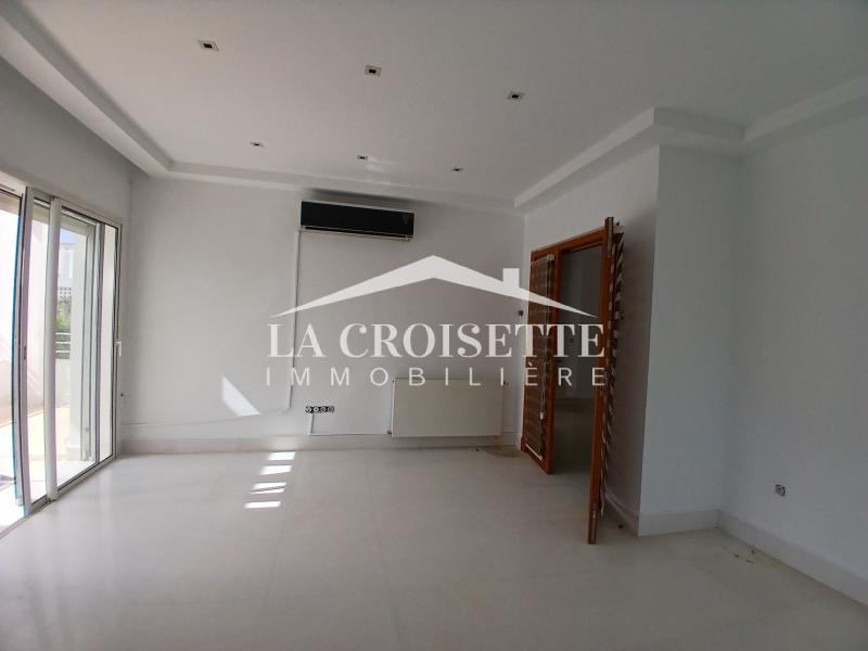 Duplex S+4 avec Jardin et piscine aux Berges du Lac 1