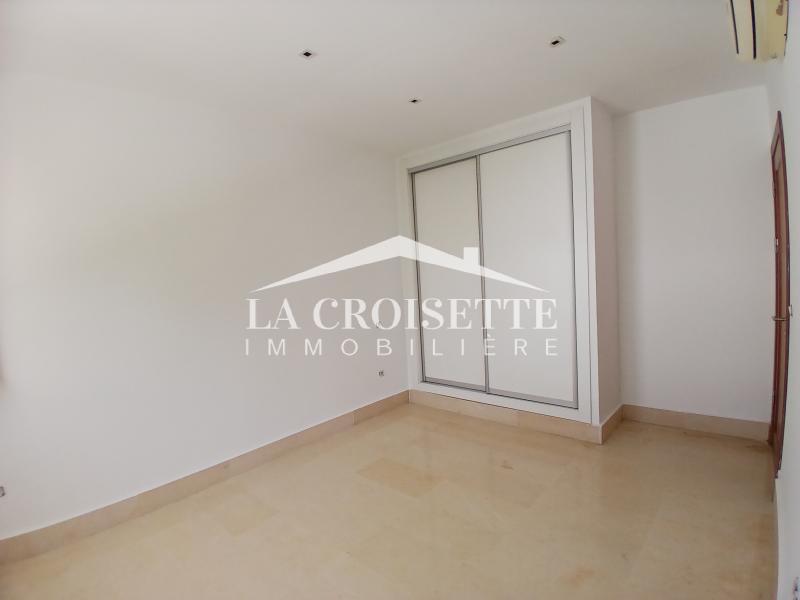 Duplex S+4 avec Jardin et piscine aux Berges du Lac 1