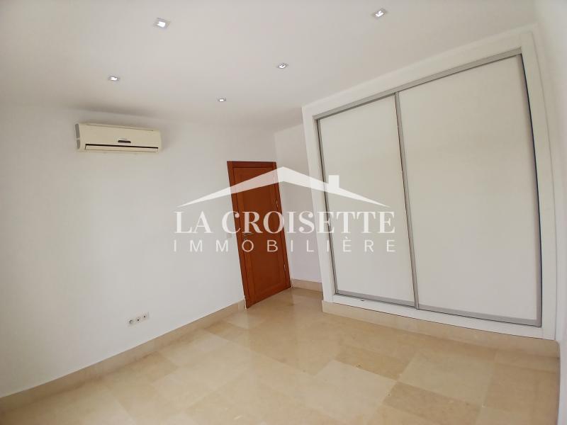 Duplex S+4 avec Jardin et piscine aux Berges du Lac 1