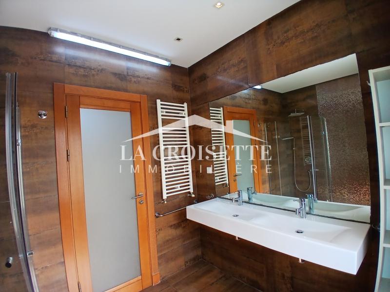Duplex S+4 avec Jardin et piscine aux Berges du Lac 1