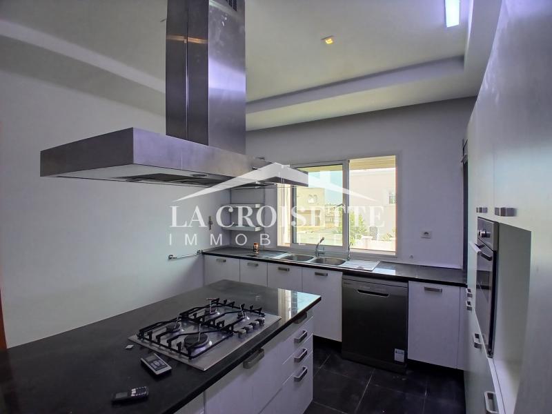 Duplex S+4 avec Jardin et piscine aux Berges du Lac 1