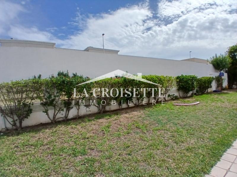 Duplex S+4 avec Jardin et piscine aux Berges du Lac 1