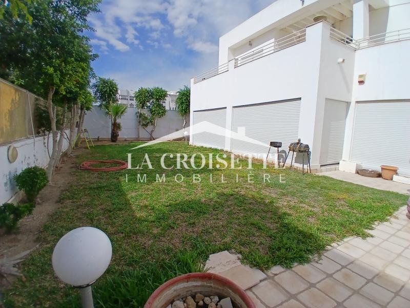 Duplex S+4 avec Jardin et piscine aux Berges du Lac 1